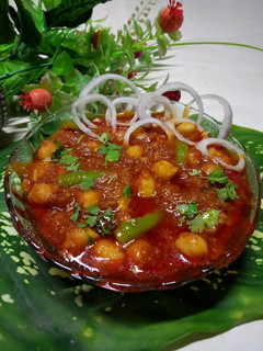 પંજાબી છોલે(Punjabi chhole recipe in Gujarati) રેસીપી મુખ્ય ફોટો
