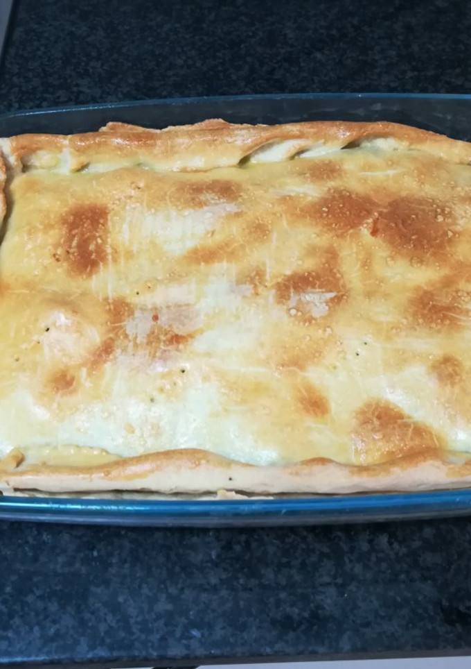 Una foto de Empanada de brócoli, huevo y chorizo