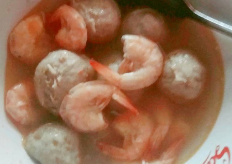 Tomyum udang bakso