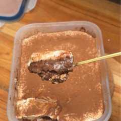 A picture of Tiramisu Yogurt Overnight Oats.