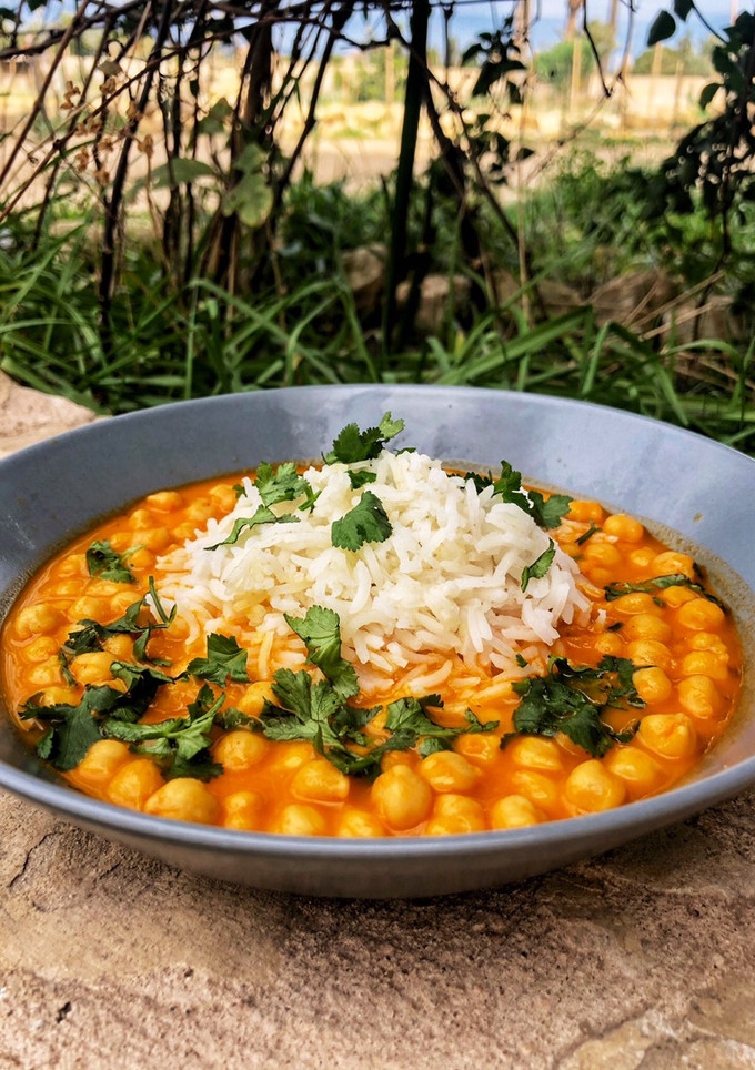 Una foto de Chana masala de garbanzos al curry