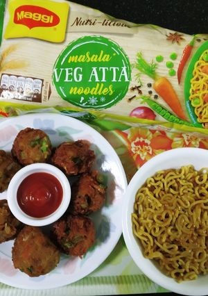 ম্যাগি পকোড়া (Maggie pakoda recipe in Bengali) রেসিপির প্রধান ছবি