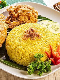 Foto resep Resep Nasi Kuning Ayam Crispy