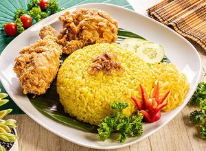 Foto resep Resep Nasi Kuning Ayam Crispy