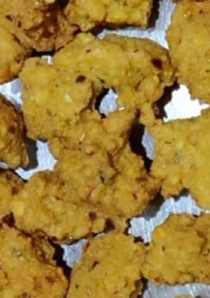 A picture of Chana dal Vada.
