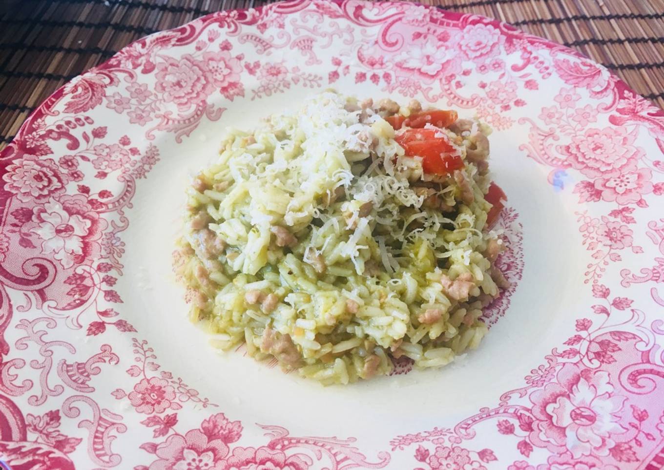 Risotto con pesto y carne picada