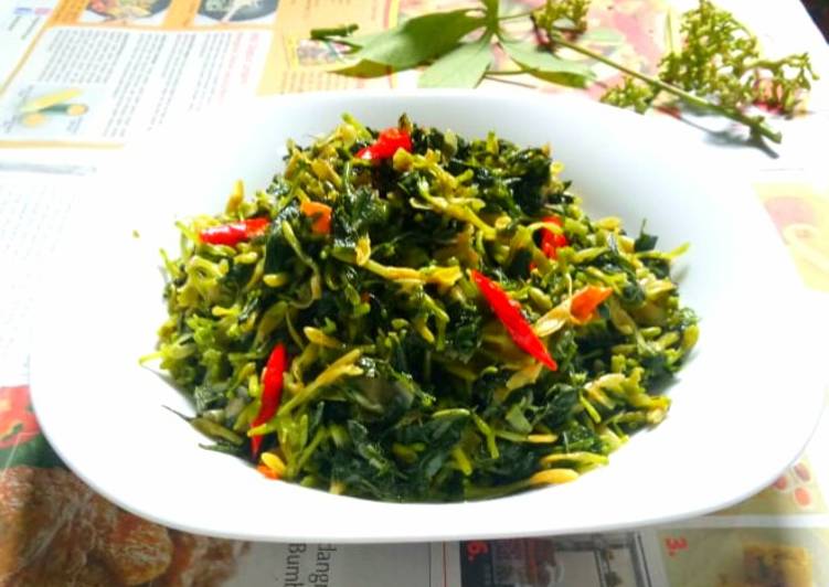 Resep Tumis Bunga Pepaya Daun Singkong  oleh Yuliana Menjoi 