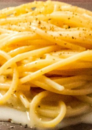 Foto principal de Espaguetis cacio e pepe
