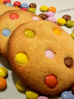 Una foto de Galletas de mantequilla con lacasitos