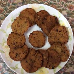 A picture of Maddur vada.