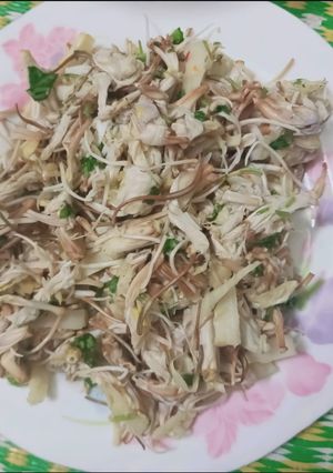 Hình của món Nộm hoa ban măng tươi.
