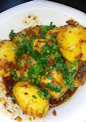 صورة لوصفة كرات البطاطا المسلوقة بالفلفل الحار و التوم طعم رووعة ☺ 😋 😋