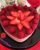 Tarta corazón San Valentín de fresas y yogur