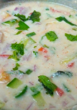 A picture of Mixed Veg Raita.