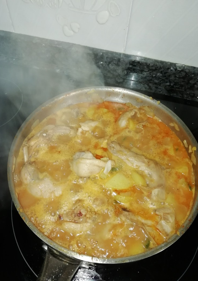 Una foto de Conejo con patatas