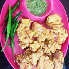 A picture of बेसन आलू प्याज़ के पकौड़े (Besan aloo pyaz ke pakode recipe in hindi).
