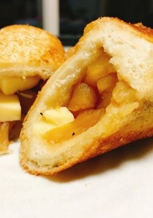 A picture of Apple Hot Sandwich.