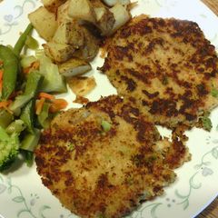 A picture of Chicken of the Sea Simple Salmon Cakes.