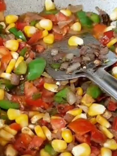 स्वीट कॉर्न सैलेड(sweet corn salad recipe in Hindi) रेसिपी मुख्य फोटो
