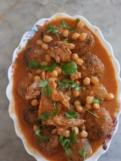صورة لوصفة كريات السلق والارز مع صوص حمراء