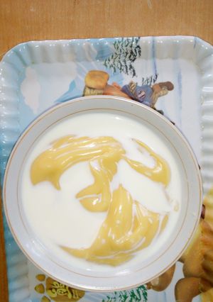 A picture of Pap and milk.