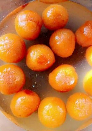 A picture of Bread gulab jamum.
