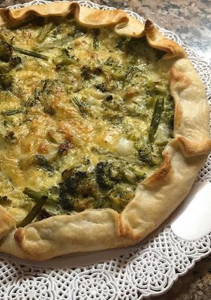 Una foto de Tarta de brócoli y espárragos!
