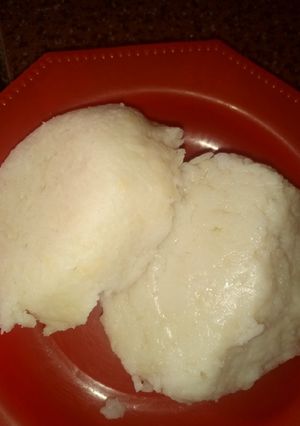 A picture of Tuwon shinkafa.