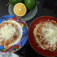 A picture of Spaghetti Bolognese.
