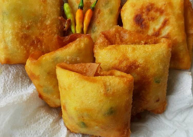 Langkah Mudah untuk Membuat Martabak telur mini, Sempurna