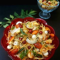 A picture of Aloo Chivda Namkeen or Falahari Namkeen.