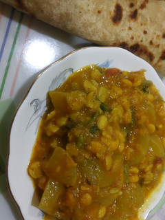 लौकी चने की दाल (Lauki chane ki dal recipe in Hindi) रेसिपी मुख्य फोटो