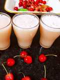 લીચી અને ચેરી નું જ્યુસ (litchi Cherry Juice Recipe in Gujarati)