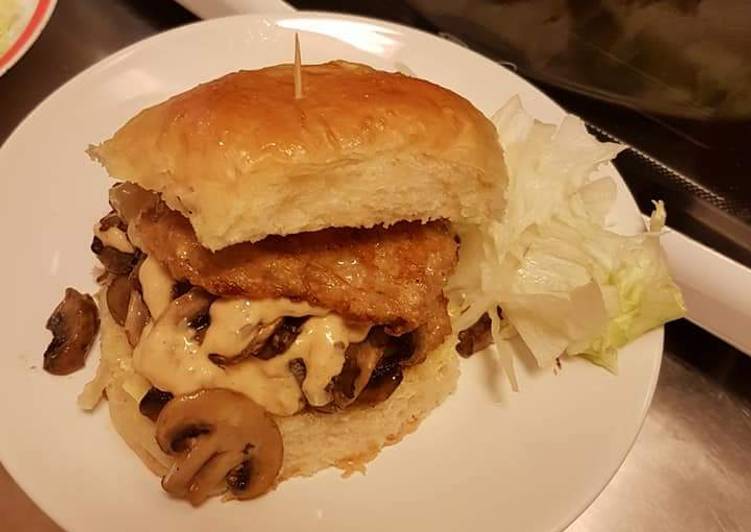 Sandwich with mushroom