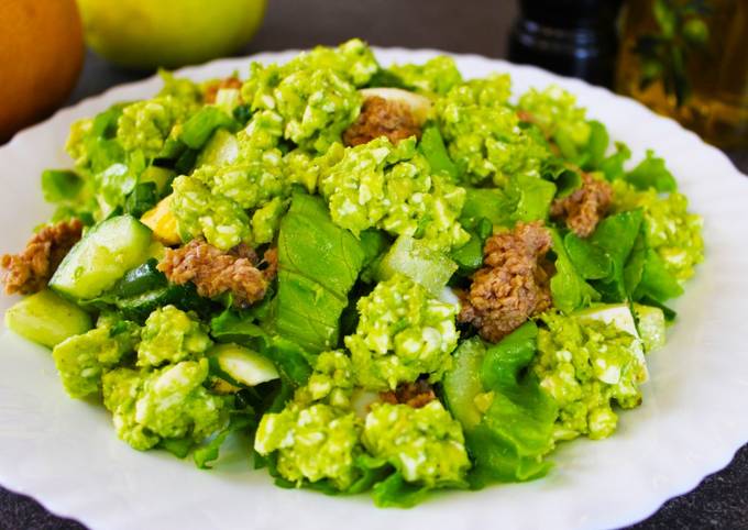 Салат с тунцом и авокадо