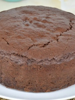 Una foto de Bizcocho de chocolate fácil