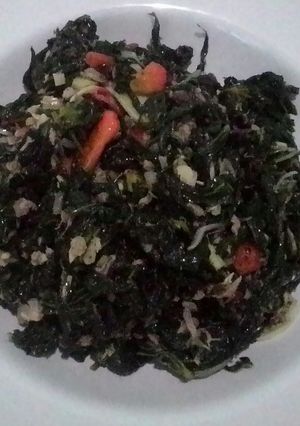 Foto resep Tumis daun singkong feat ikan tongkol