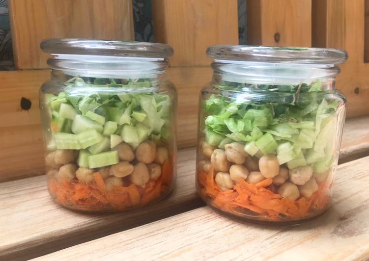 Simple Way to Make Homemade Salad Jars and the Science Behind