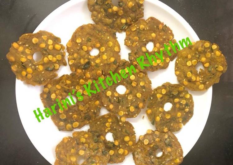 Recipe of Quick Palak rice flour fritters