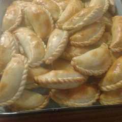 A picture of Empanadas de carne.