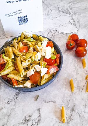 Une photo de Salade de penne au pesto
