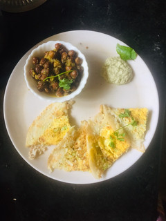 முட்டை கேப்பேஜ் தோசை(egg cabbage dosa recipe in tamil) செய்முறை முக்கிய புகைப்படம்