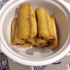 A picture of Lumpiang Shanghai.