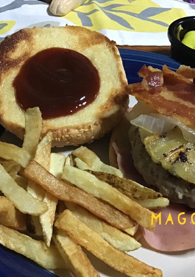 Una foto de Hamburguesa hawaiana
