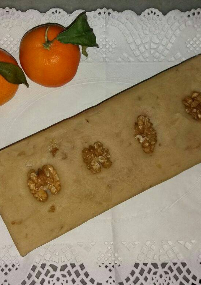Una foto de Turrón nata con nueces