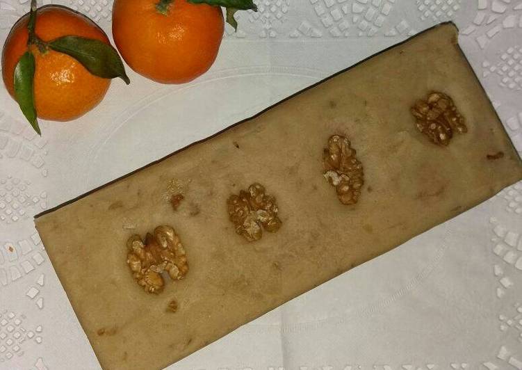 Turrón nata con nueces