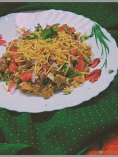 ब्राउन चण्याची भेळ (brown chanyachi bhel recipe in marathi) रेसिपी चे मुख्य फोटो