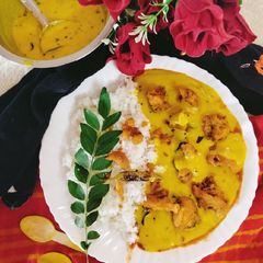 A picture of Punjabi kadhi pakoda.