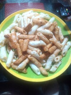 Hình của món Nui chiên bơ mật ong.