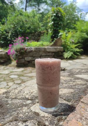 Φωτογραφία της συνταγής Smoothie με μήλο - αχλάδι - μπανάνα - μύρτιλο